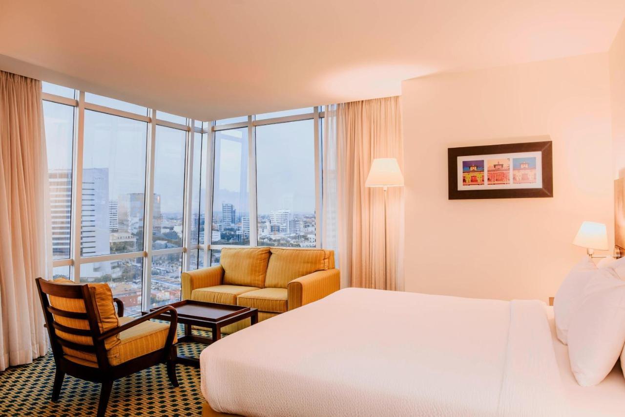 Отель Courtyard By Marriott Гуаякиль Экстерьер фото