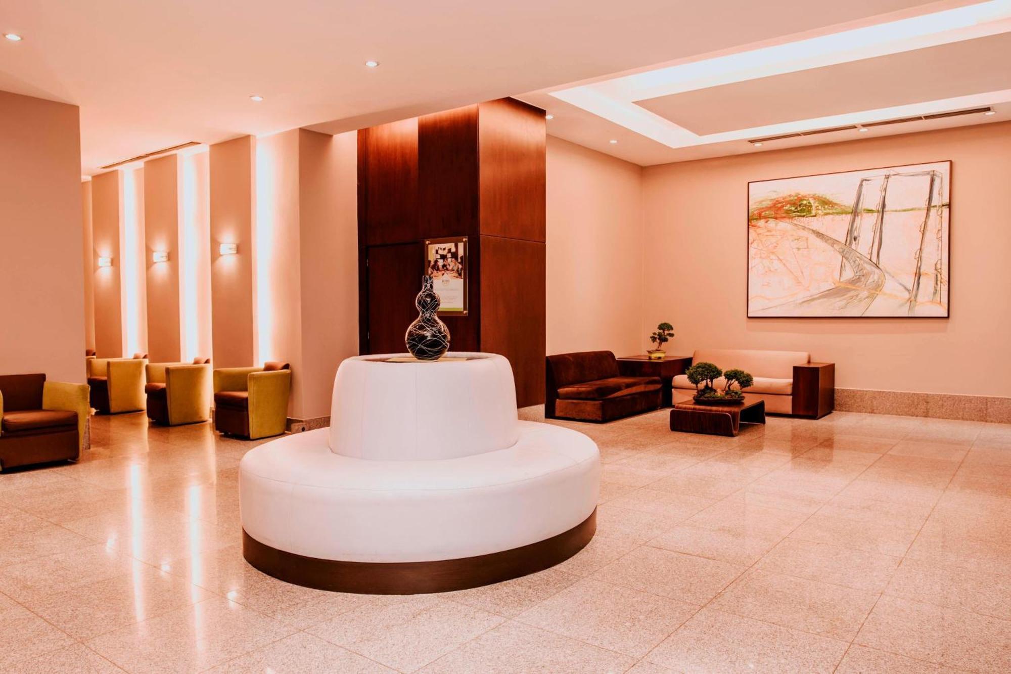 Отель Courtyard By Marriott Гуаякиль Экстерьер фото
